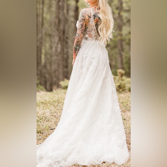Dalaarna Tenille Ivory Wedding Dress - Picture 5 of 12